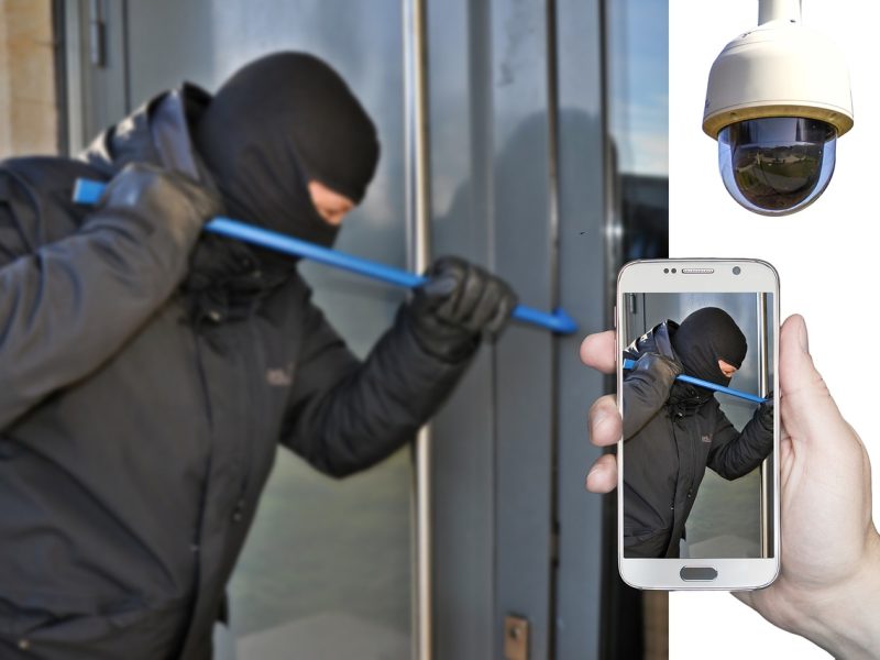 burglar, burglary, surveillance camera, smartphone, app, control, man, mask, chisel, set out, steal, theft, thief, danger, masked, burglary, steal, theft, theft, theft, thief, thief, thief, thief, thief